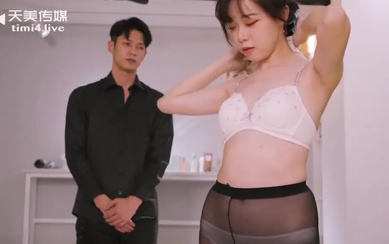 Chuyện tình 7 ngày của nữ tội phạm vượt ngục và ông lao công nghèo khổ