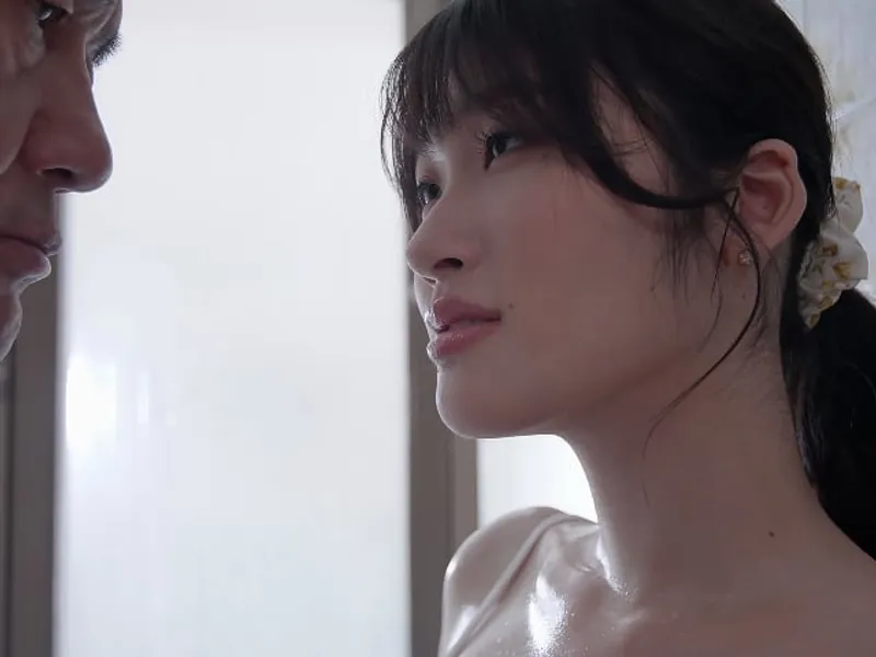 Tôi đã có quan hệ tình dục với bạn của con trai tôi được năm năm rồi. Tôi đang ngoại tình với một người đàn ông trẻ hơn... Tôi nghiện những cuộc tình ái kiểu "creampie" (xuất tinh vào miệng). Meguri